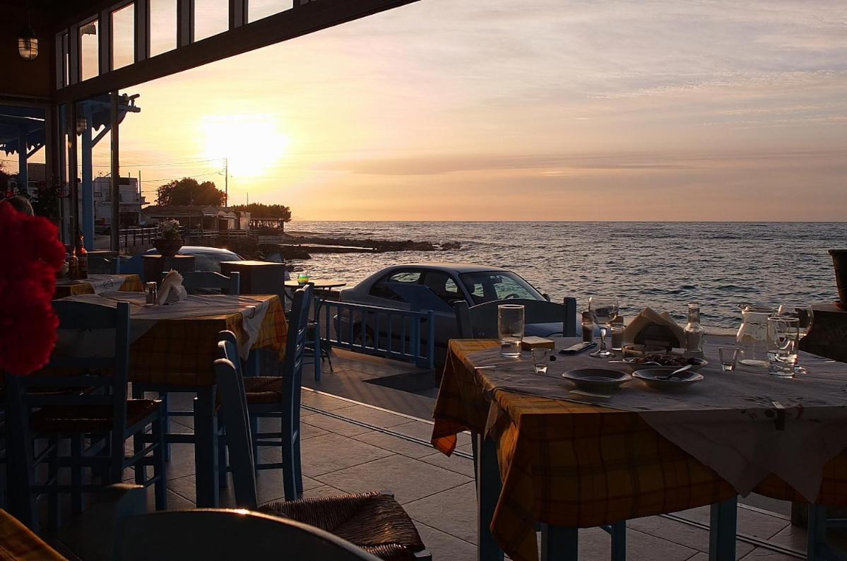 Socrates Apartmens & Restaurant Милатос Экстерьер фото