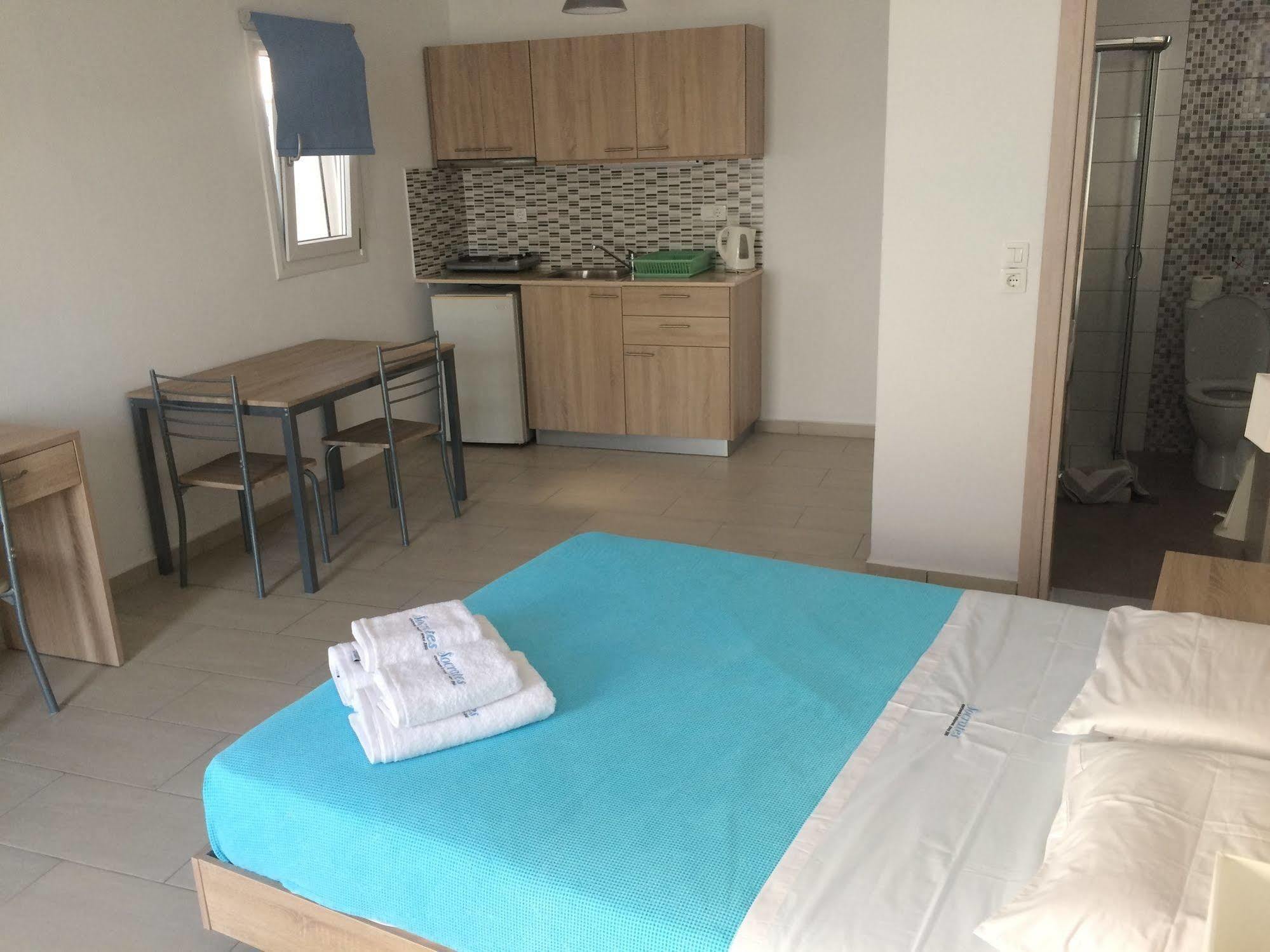 Socrates Apartmens & Restaurant Милатос Экстерьер фото