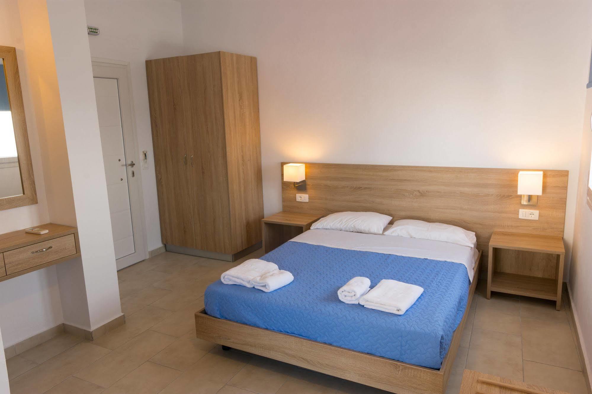 Socrates Apartmens & Restaurant Милатос Экстерьер фото