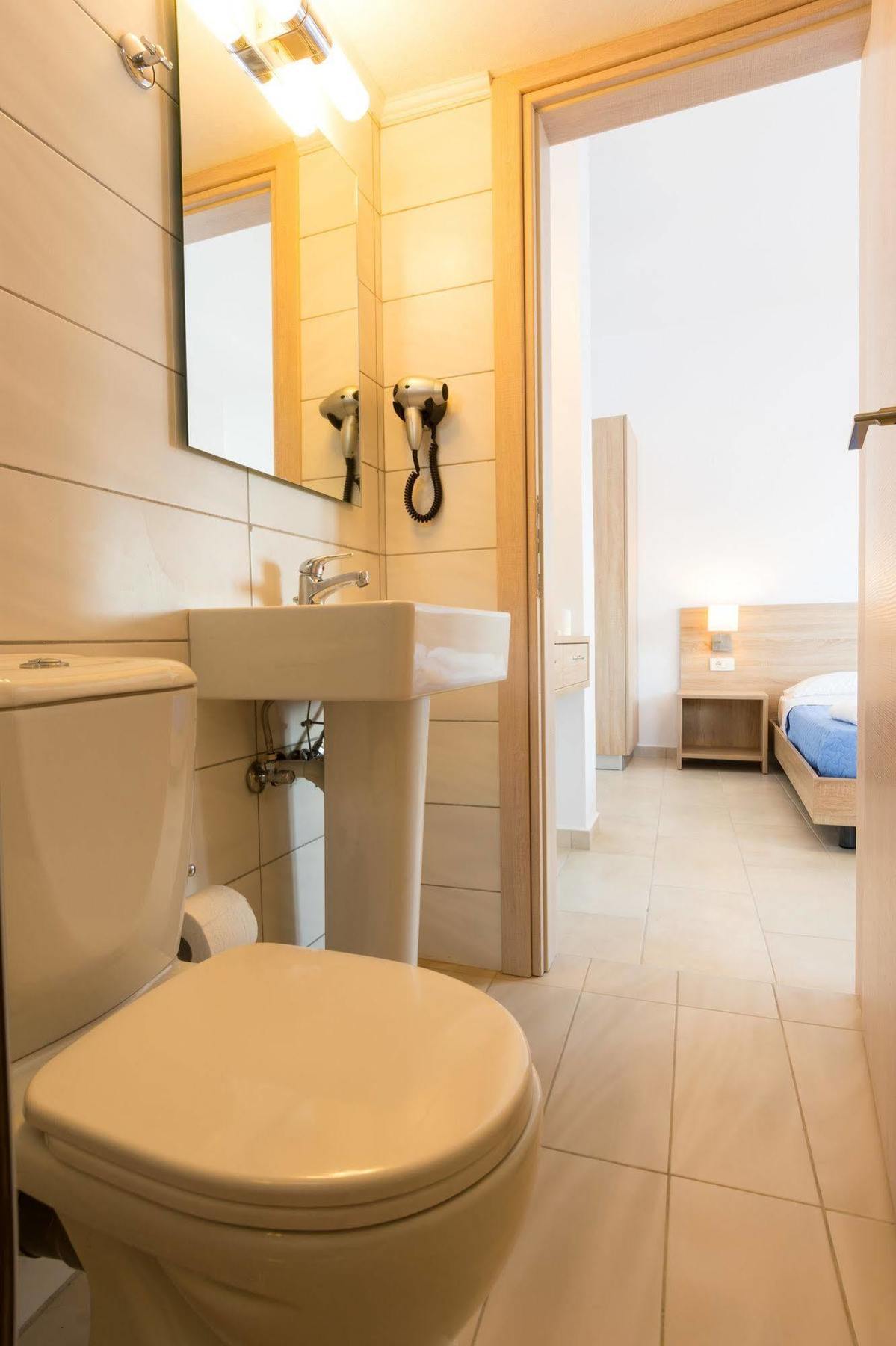 Socrates Apartmens & Restaurant Милатос Экстерьер фото