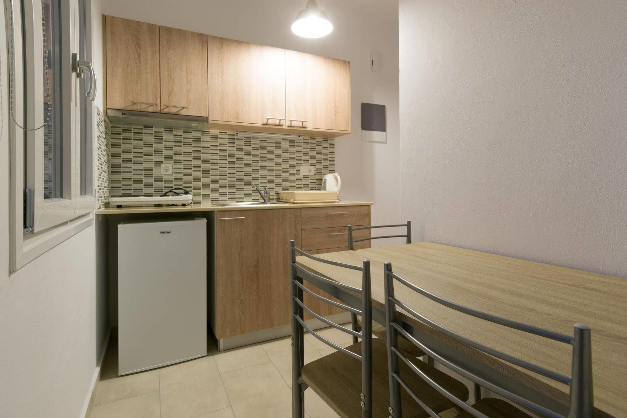 Socrates Apartmens & Restaurant Милатос Экстерьер фото