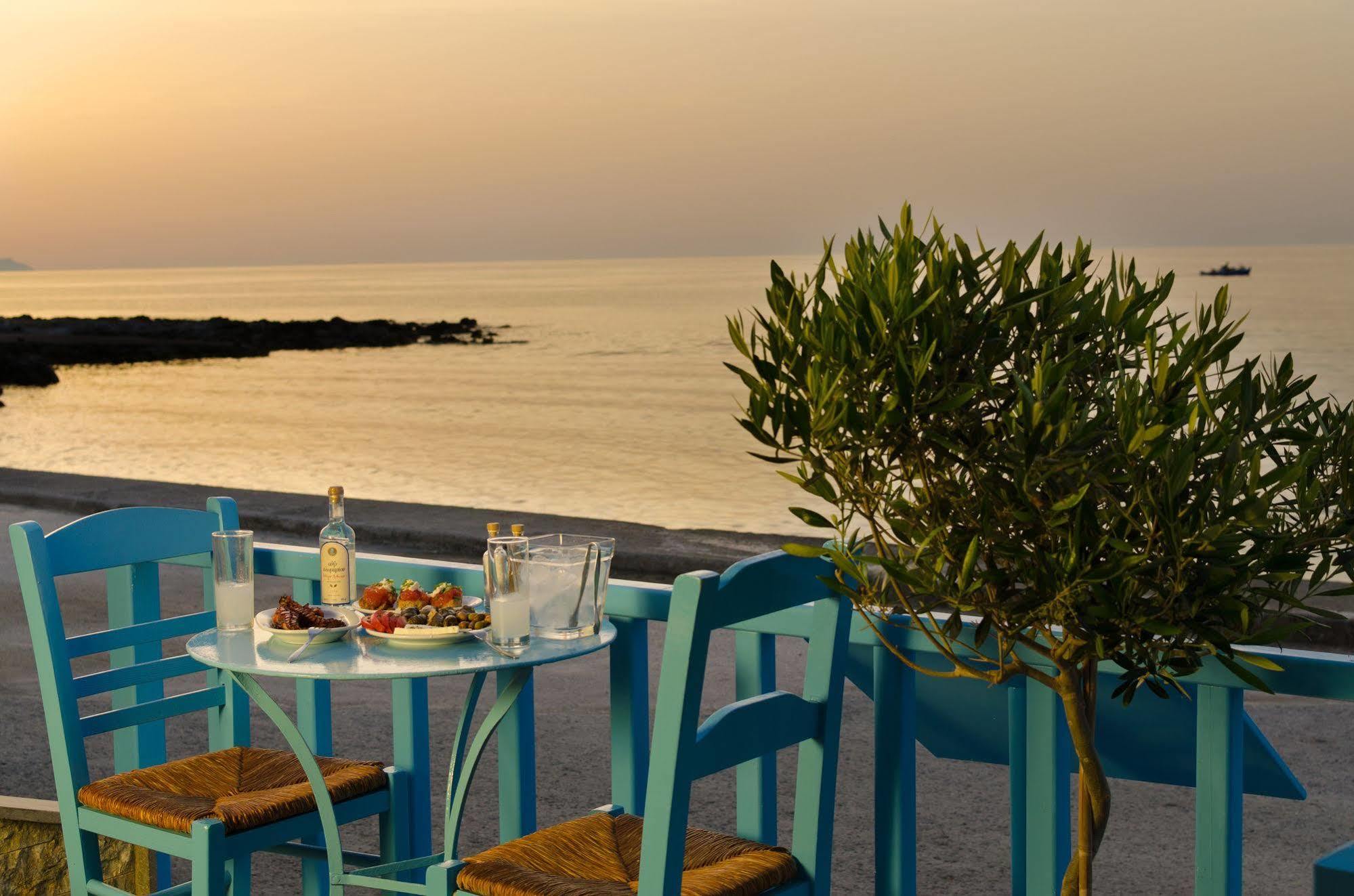 Socrates Apartmens & Restaurant Милатос Экстерьер фото